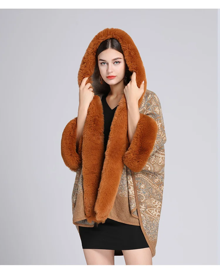 Poncho avec Capuche Fourrure Beige - Poncho Bohème