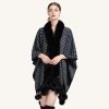 Poncho Femme avec Fourrure Noire